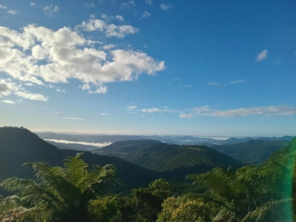 CHALÉ ALPINO RAIZ TODO MOBILIADO COM 2 QUARTOS COZINHA SALA BANHEIRO NATUREZA 2 KM centro de Canela rs, Canela, na Rua Cezare Vaccari 1100 Alpes Verdes Casa em Canela/RS — foto 26