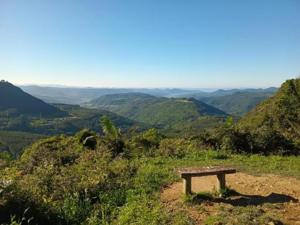 CHALÉ ALPINO RAIZ TODO MOBILIADO COM 2 QUARTOS COZINHA SALA BANHEIRO NATUREZA 2 KM centro de Canela rs, Canela, na Rua Cezare Vaccari 1100 Alpes Verdes Casa em Canela/RS — foto 37