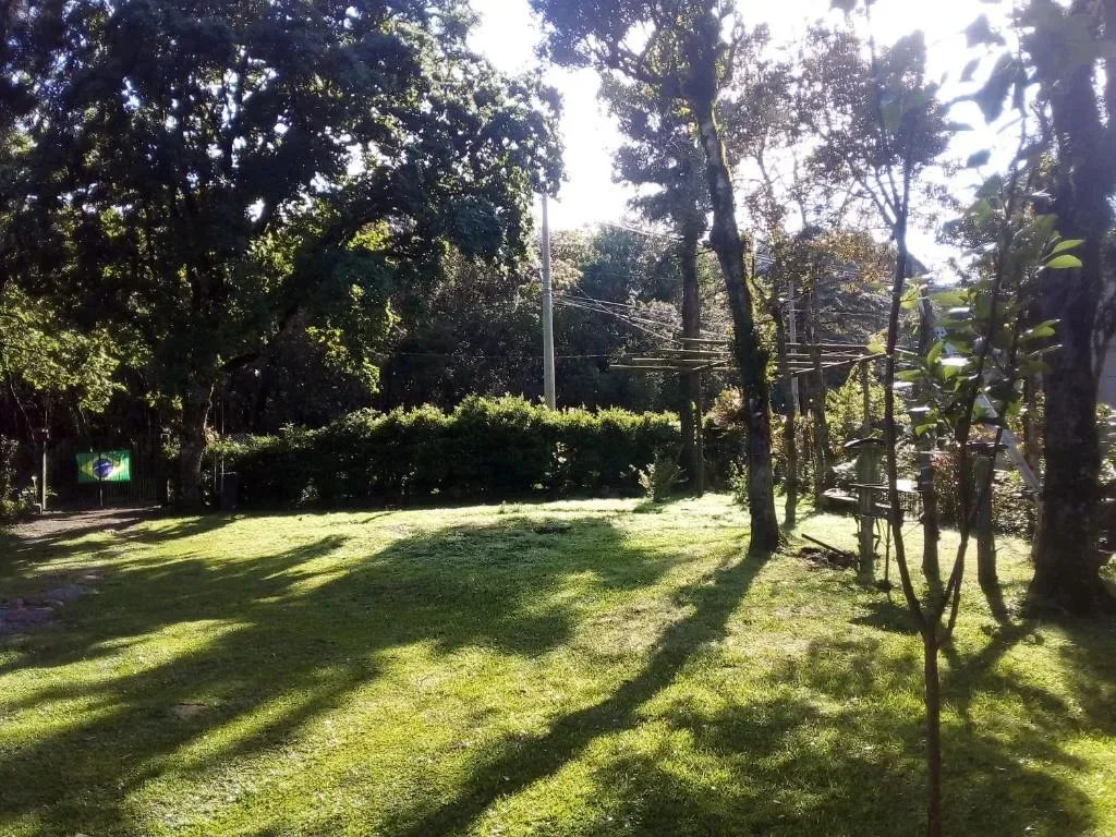 CHALÉ ALPINO RAIZ TODO MOBILIADO COM 2 QUARTOS COZINHA SALA BANHEIRO NATUREZA 2 KM centro de Canela rs, Canela, na Rua Cezare Vaccari 1100 Alpes Verdes Casa em Canela/RS — foto 39
