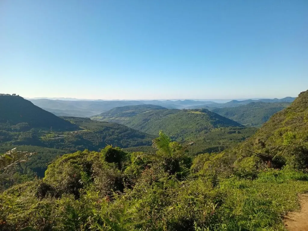 CHALÉ ALPINO RAIZ TODO MOBILIADO COM 2 QUARTOS COZINHA SALA BANHEIRO NATUREZA 2 KM centro de Canela rs, Canela, na Rua Cezare Vaccari 1100 Alpes Verdes Casa em Canela/RS — foto 41