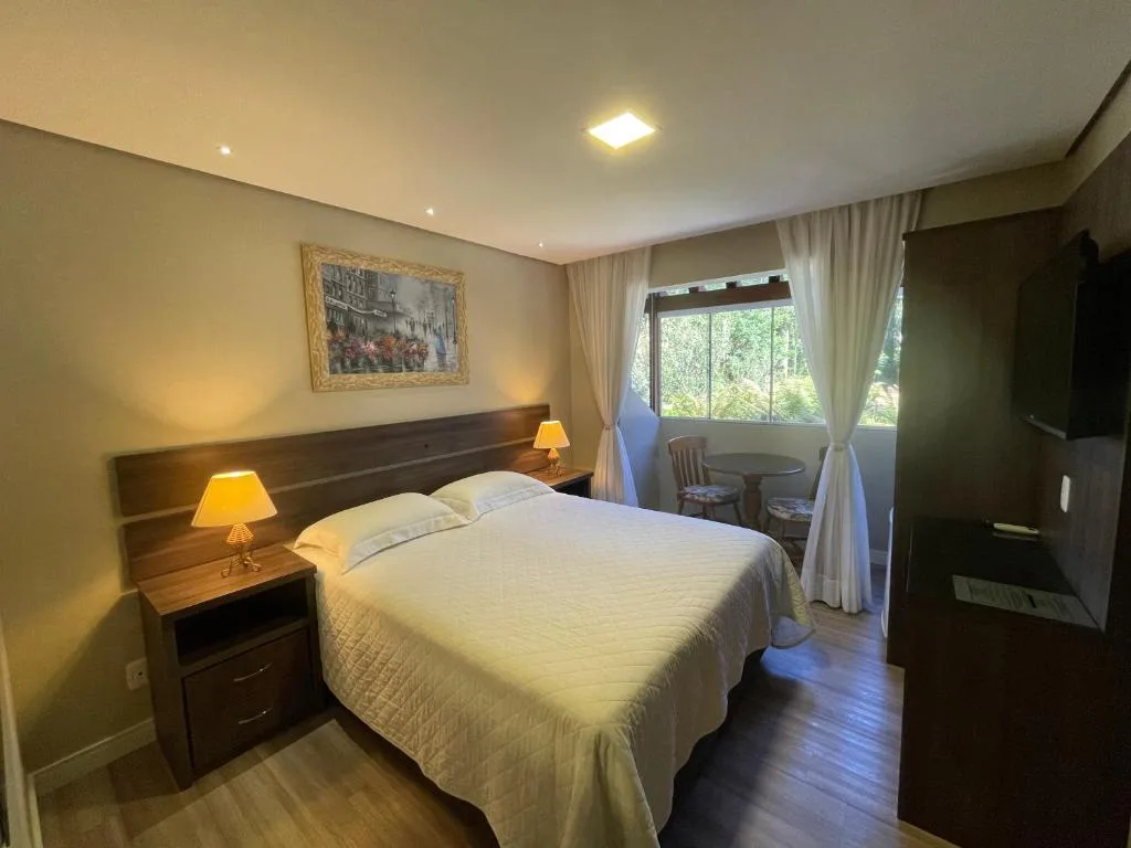 Residencial Jardim dos Pinheiros 279, Canela, na R. Pedro Luiz de Oliveira em Canela/RS — foto 33