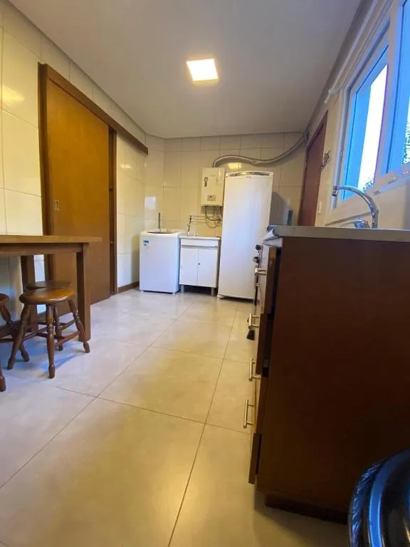 Casa12 Triplex no centro , próximo a Cátedra de pedra, Canela, na Rua Teixeira Soares em Canela/RS — foto 19