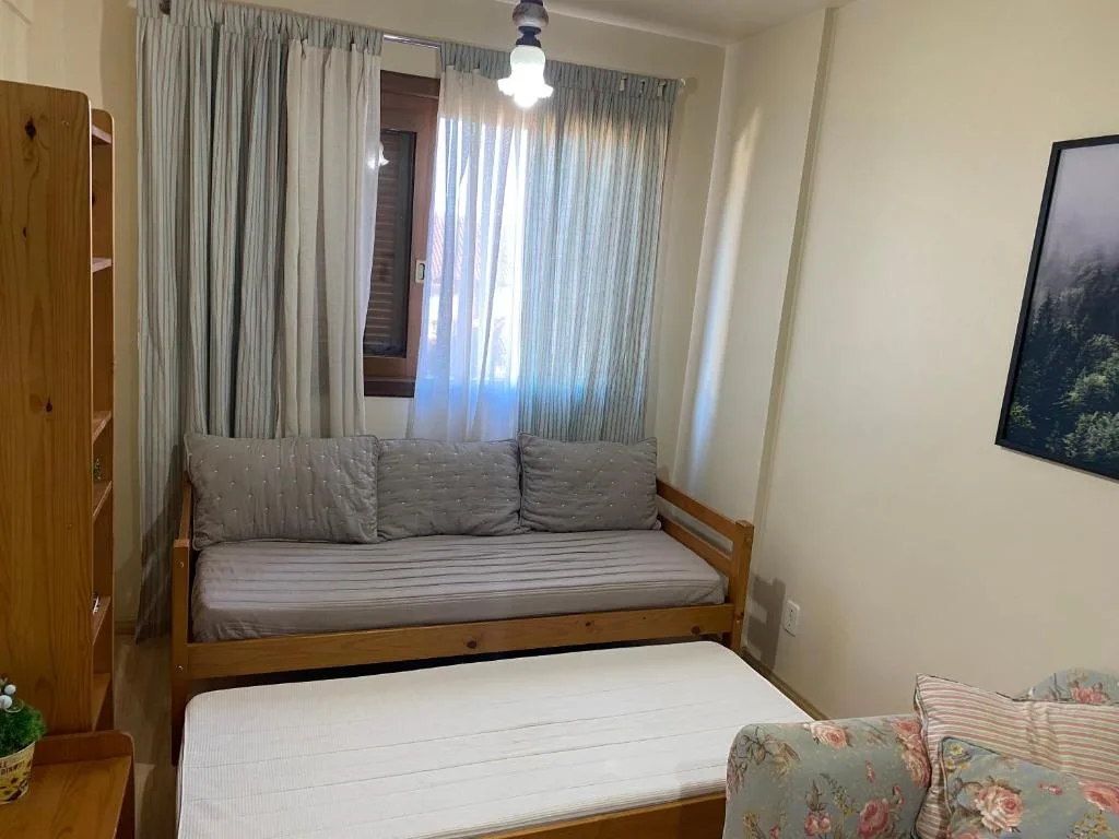 Hospede-se na Rua mais Charmosa e Visitada de Canela , aqui ninguém fica pra trás , traga seu Pet garagem fechada , faça tudo a pé , ideal para famílias e casais, Canela, na Rua Borges de Medeiros em Canela/RS — foto 9