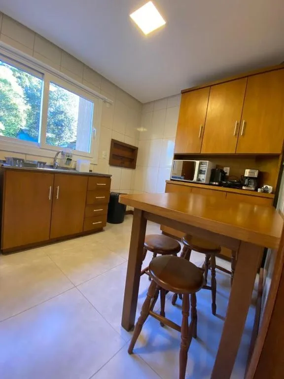 Casa12 Triplex no centro , próximo a Cátedra de pedra, Canela, na Rua Teixeira Soares em Canela/RS — foto 26