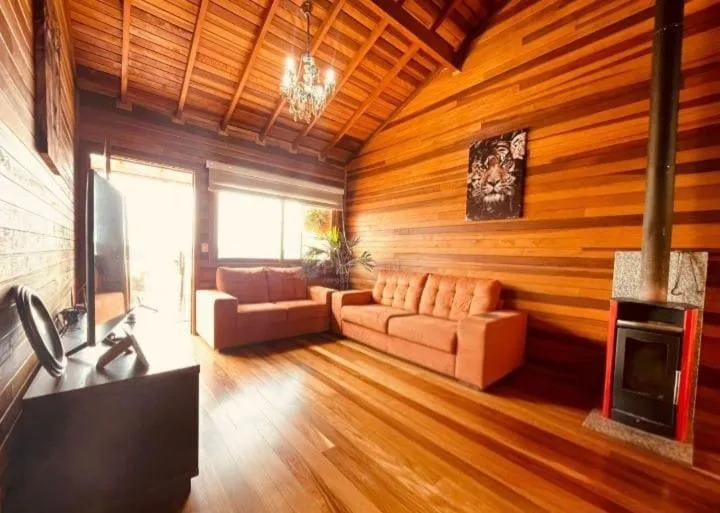 Recanto da Maria Vitoria - Casa 01, Canela, na Rua Berlim em Canela/RS — foto 17