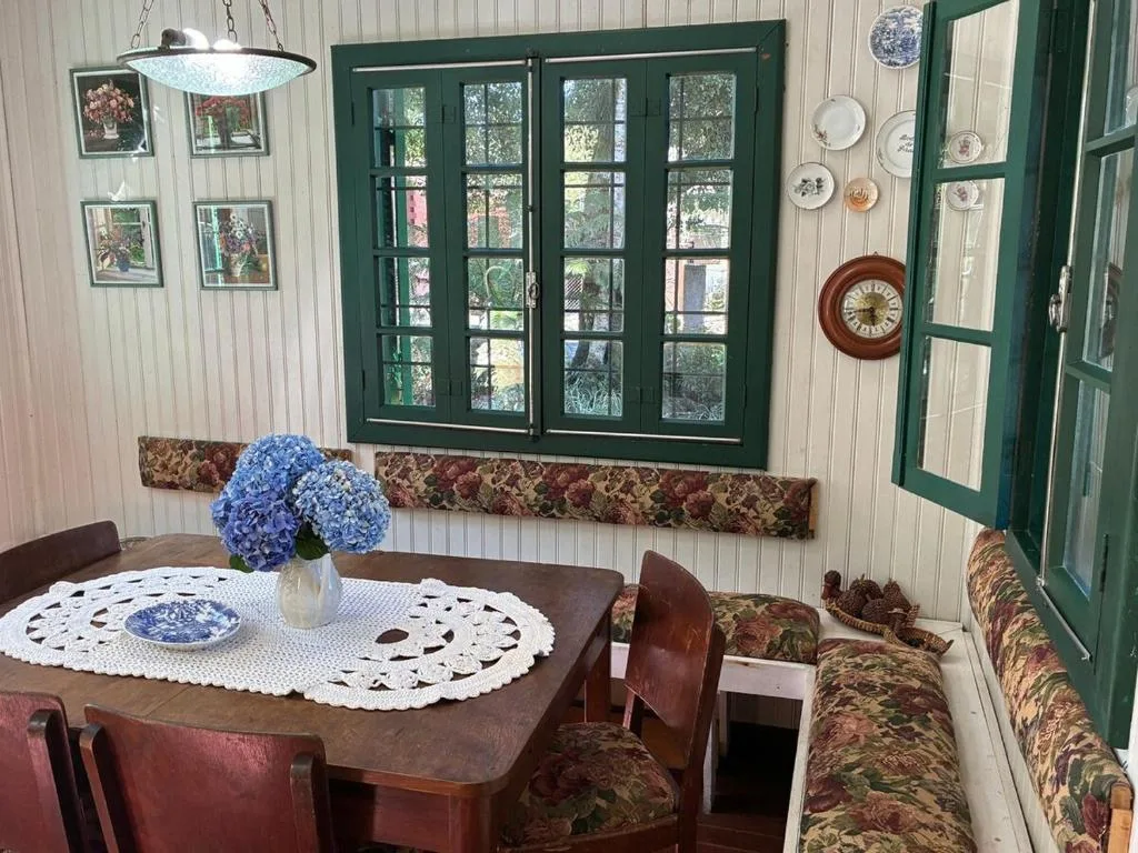 Chalet 3 quartos and Garden up to 6 people, Canela, na Rua Argentina em Canela/RS — foto 3