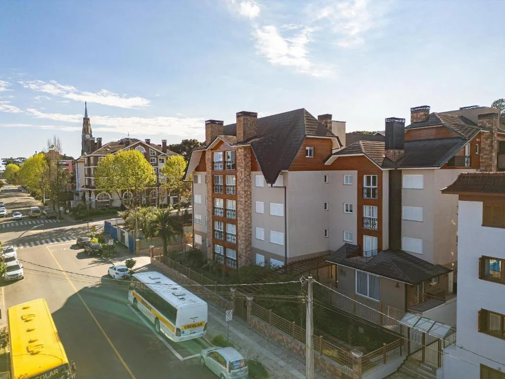 Villagio Del Venetto com ampla varanda by Achei, Canela, na 935 Rua Borges de Medeiros em Canela/RS — foto 6