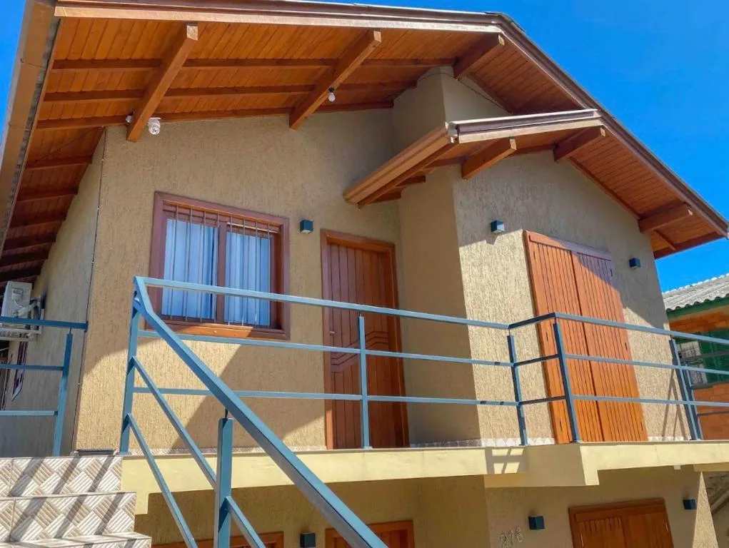 Casa confortável a 5 minutos da Catedral de Pedra, Canela, na Rua Paraguai em Canela/RS — foto 3