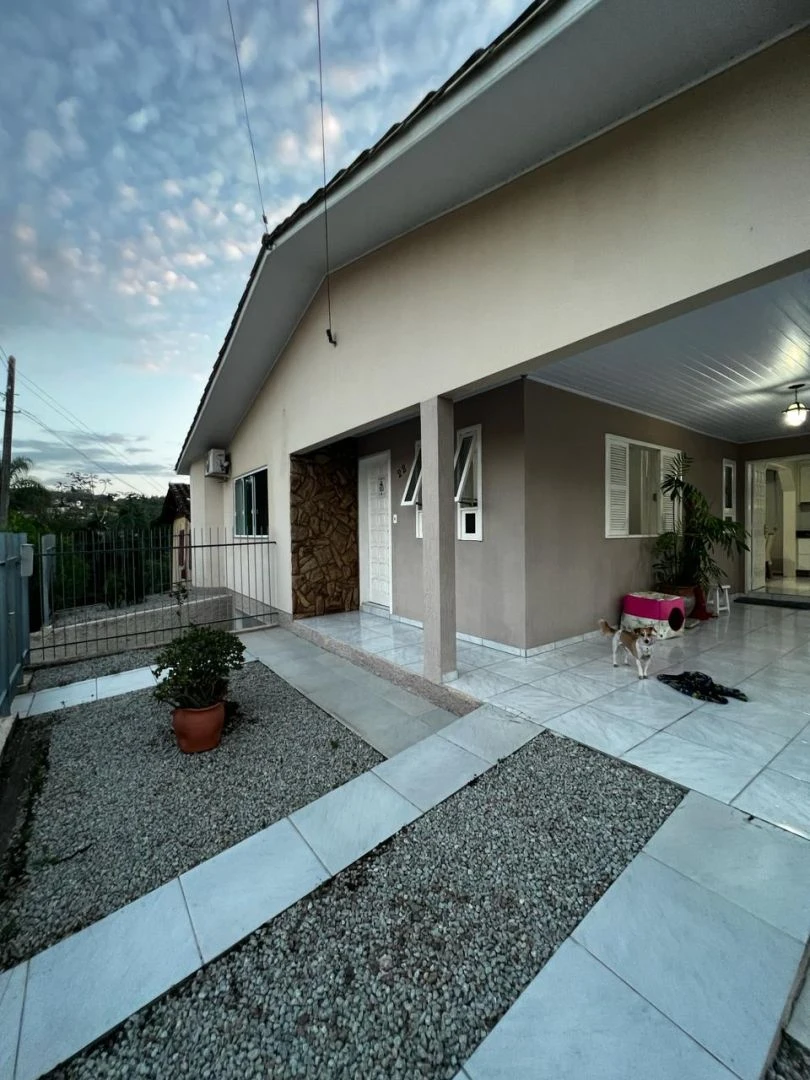 Casa com 3 Dormitórios sendo 1 suíte no bairro Estação em Urussanga/SC — foto 10