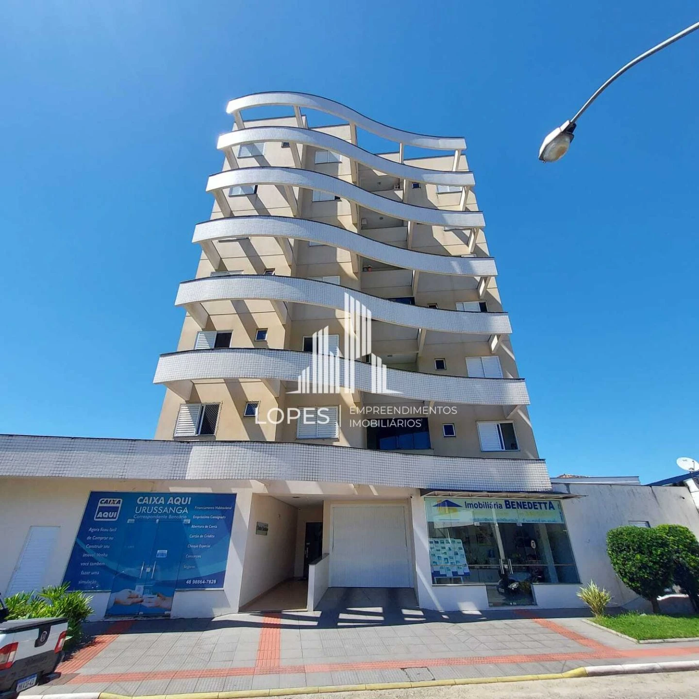 Apartamento com 2 dormitórios sendo 1 suíte no Residencial Carlos Oselamme em Urussanga/SC