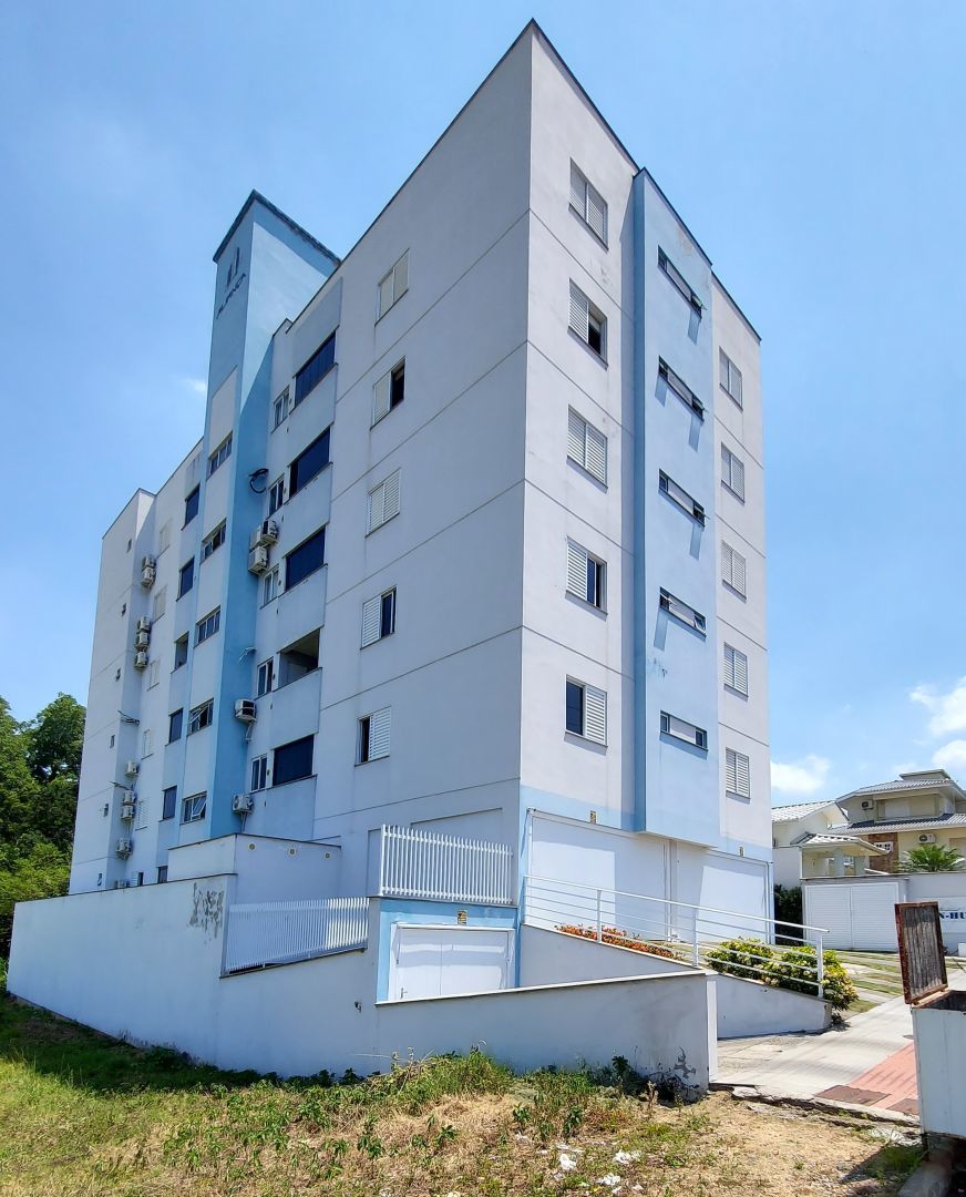 Apartamento à venda semi-mobiliado com 3 dormitórios no bairro Carol em Urussanga/SC