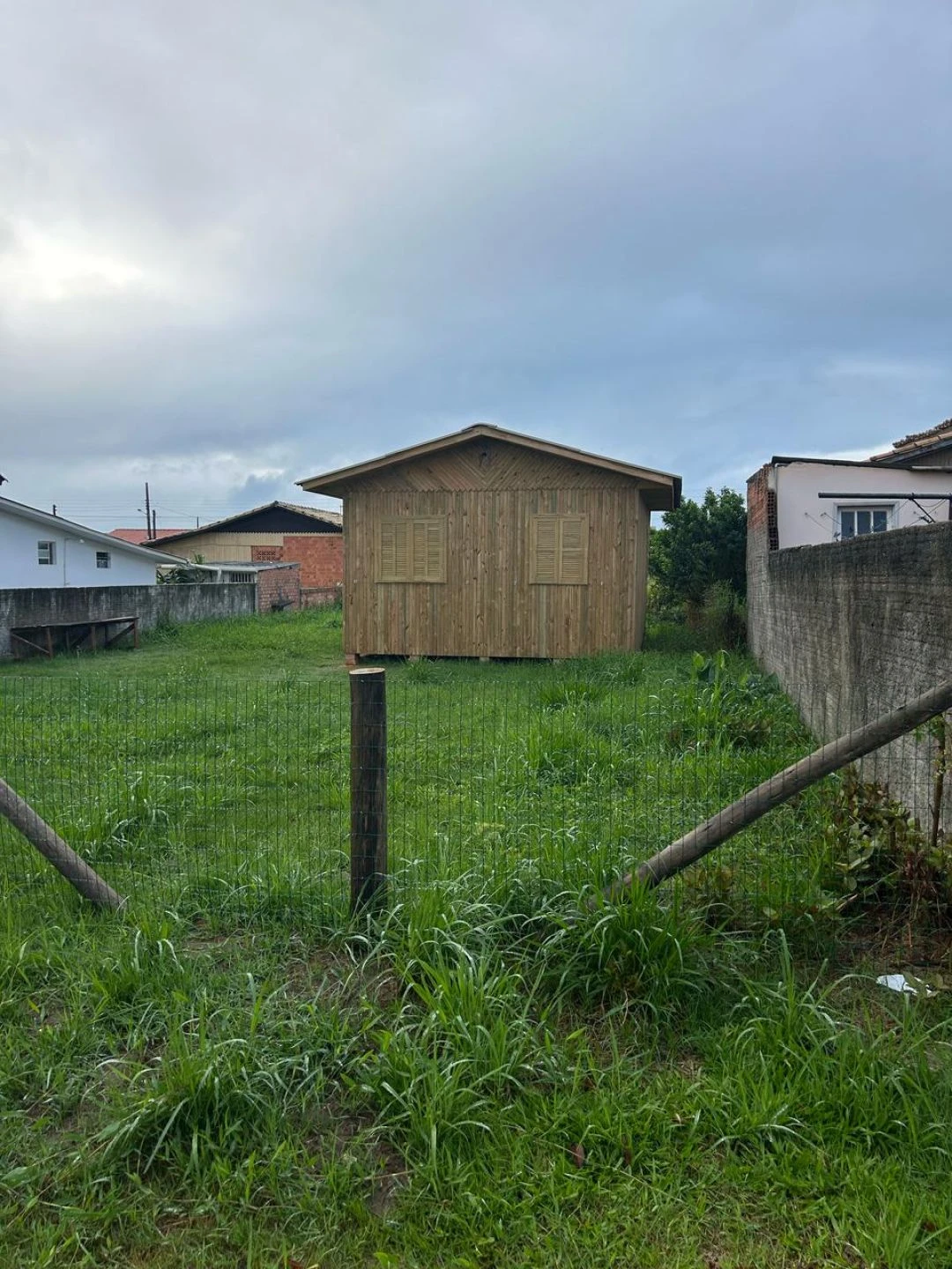 Casa de madeira a venda no balneário Rincão zona sul 