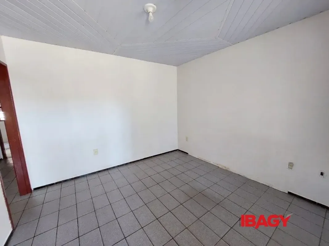 Casa para alugar com 131 m², 3 quartos, 2 banheiros, 1 vaga — foto 3