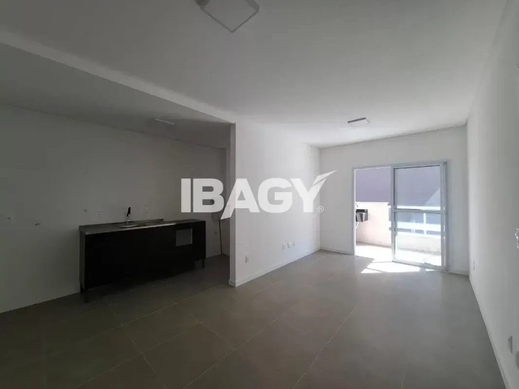 Apartamento para alugar com 55 m², 1 quarto, 1 banheiro, 1 vaga — foto 2