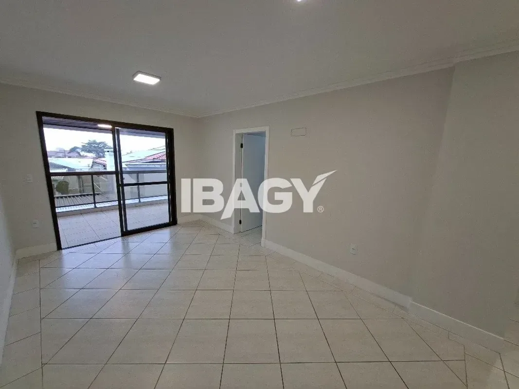 Apartamento para alugar com 102 m², 3 quartos, 1 banheiro, 2 vagas — foto 2