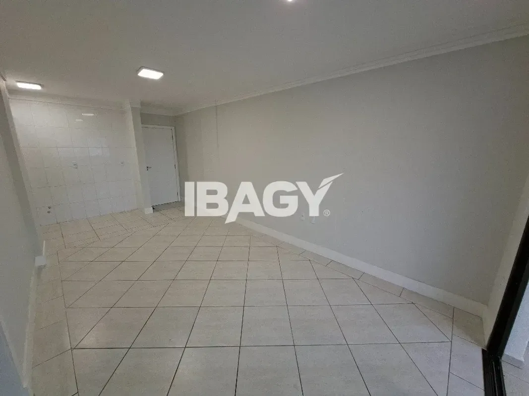 Apartamento para alugar com 102 m², 3 quartos, 1 banheiro, 2 vagas — foto 3