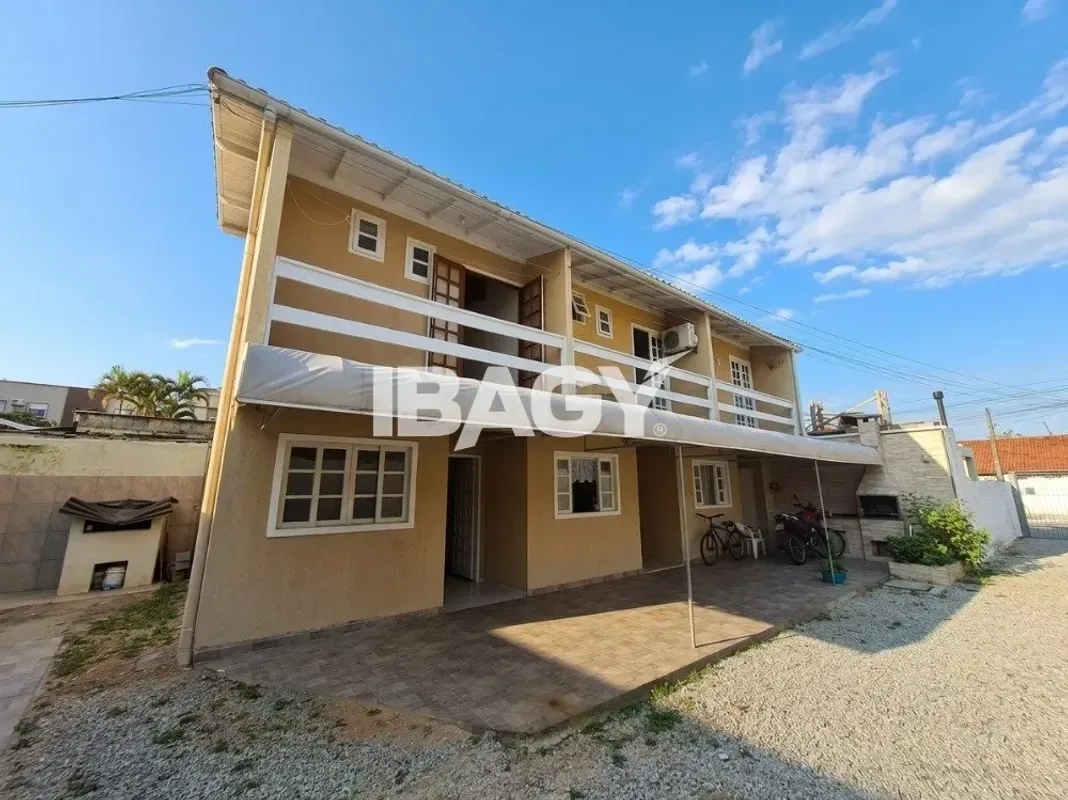 Casa para alugar com 43 m², 1 quarto, 2 banheiros