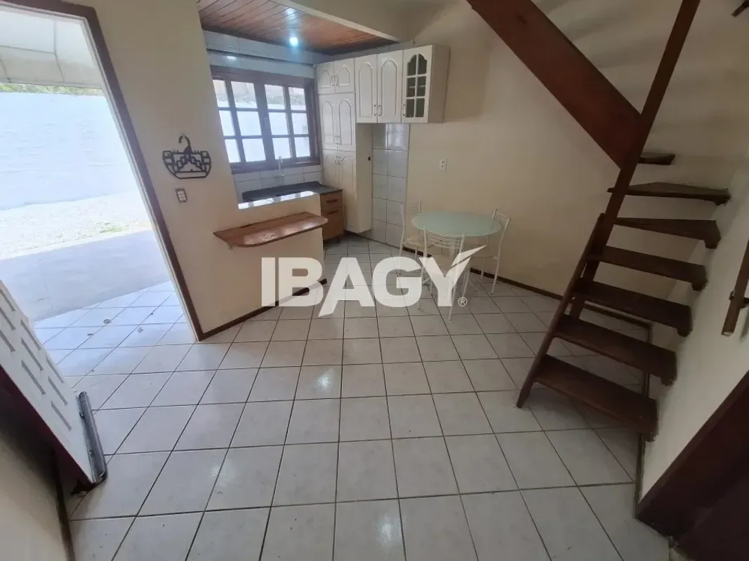 Casa para alugar com 43 m², 1 quarto, 2 banheiros — foto 3