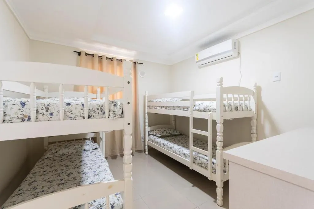 Bombinhas Tourist Apart, na Rua Cherne em Bombinhas/SC — foto 17