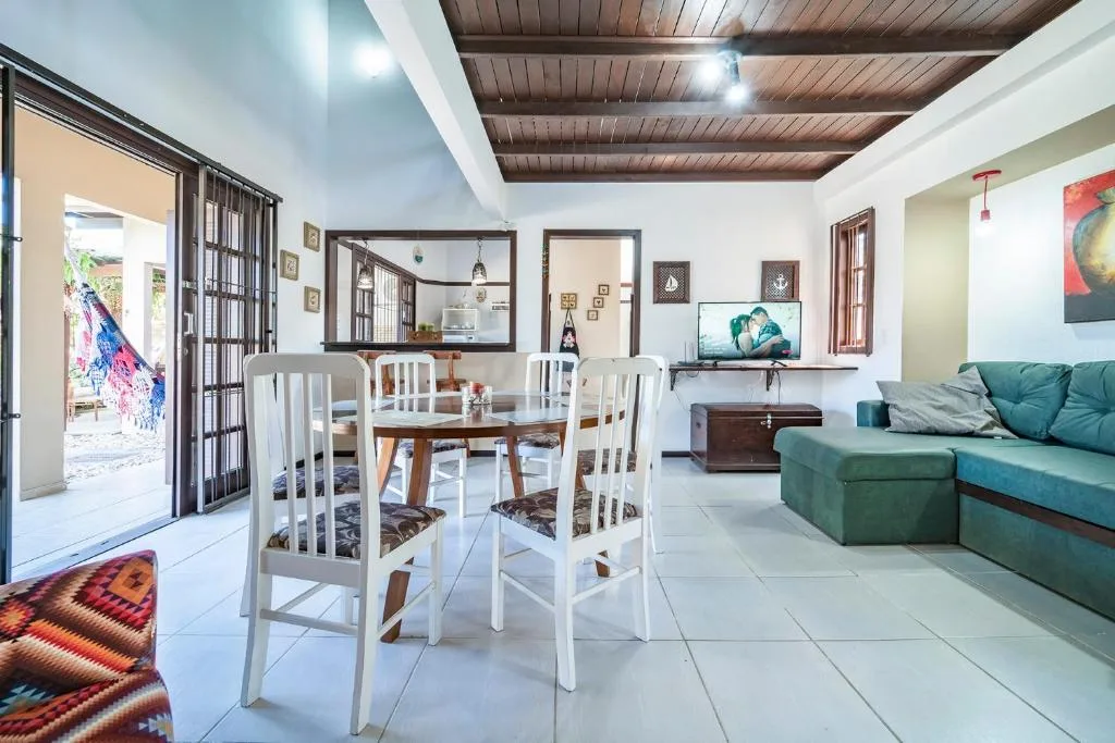 Praia do Mariscal, casa para10 pessoas, Casa Marixca, Bombinhas, na rua manganes numero em Bombinhas/SC — foto 25