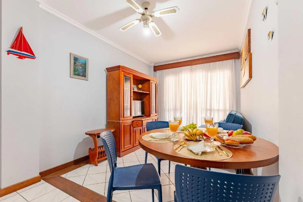Apartamento a 70 Metros da Praia de Bombas, Bombinhas, na 40 R. Beija Flôr em Bombinhas/SC