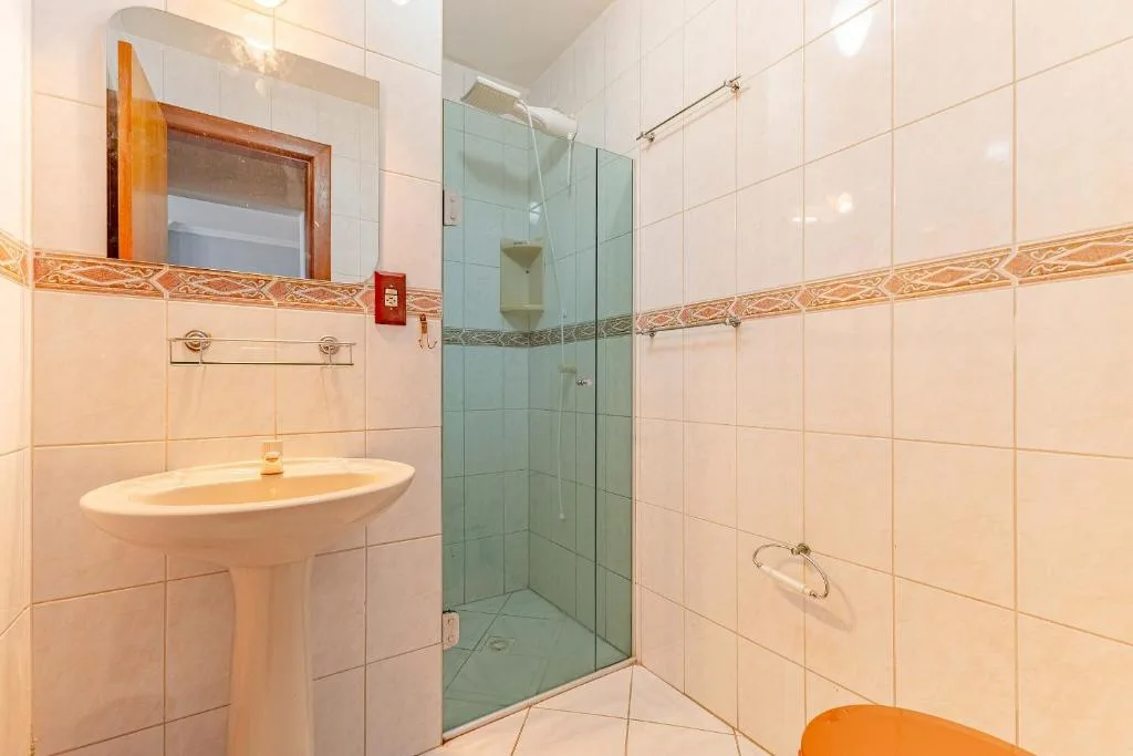 Apartamento a 70 Metros da Praia de Bombas, Bombinhas, na 40 R. Beija Flôr em Bombinhas/SC — foto 12