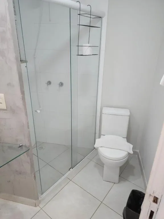 Bombinhas Guest House, Bombinhas, na Rua Corvina em Bombinhas/SC — foto 40