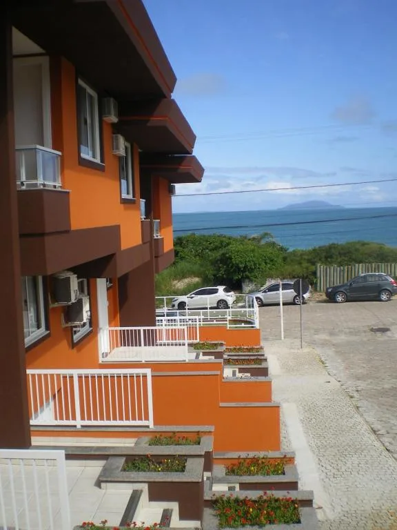 Praia de Quatro Ilhas a 50 metros do mar, Bombinhas, na Avenida Ilha do Arvoredo 40 Apto em Bombinhas/SC — foto 2
