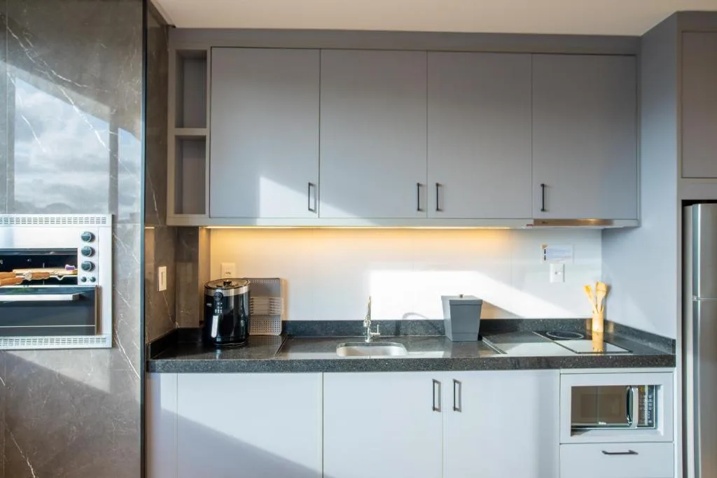 Elegance Bombinhas com Piscina Aquecida - Apartamento para 4 pessoas, Bombinhas, na Rua Lontra, 19 ap 305, ap 306, ap 307, ap em Bombinhas/SC — foto 9