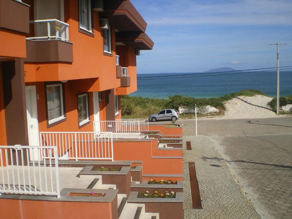 Praia de Quatro Ilhas a 50 metros do mar, Bombinhas, na Avenida Ilha do Arvoredo 40 Apto em Bombinhas/SC — foto 6