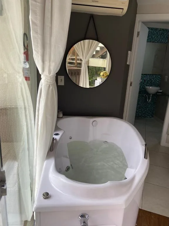 Bombinhas Guest House, Bombinhas, na Rua Corvina em Bombinhas/SC — foto 48