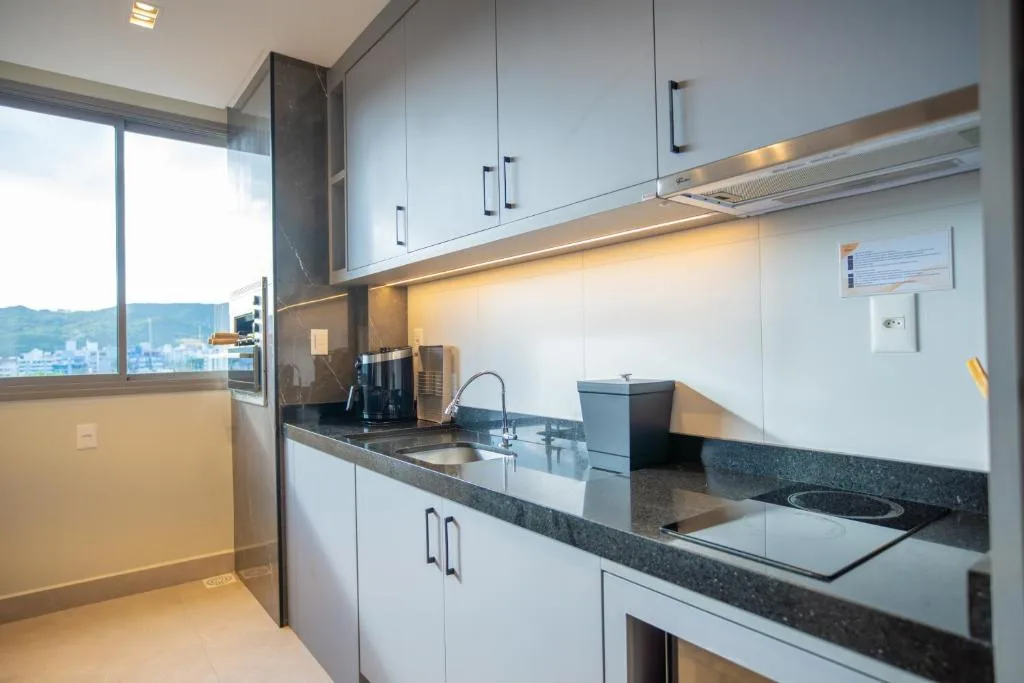 Elegance Bombinhas com Piscina Aquecida - Apartamento para 4 pessoas, Bombinhas, na Rua Lontra, 19 ap 305, ap 306, ap 307, ap em Bombinhas/SC — foto 13
