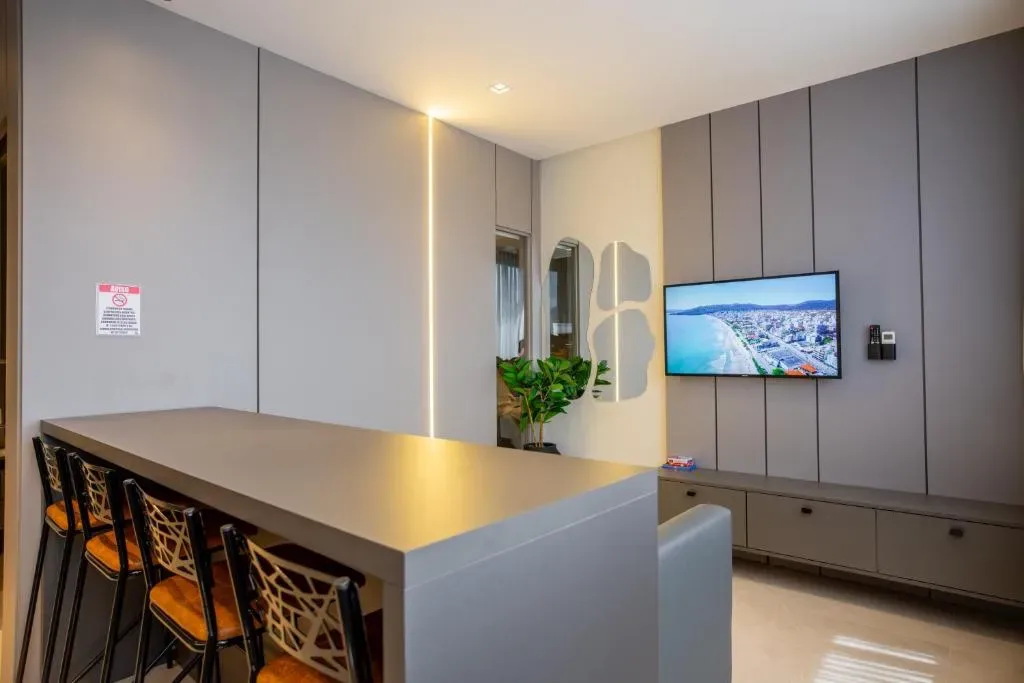 Elegance Bombinhas com Piscina Aquecida - Apartamento para 4 pessoas, Bombinhas, na Rua Lontra, 19 ap 305, ap 306, ap 307, ap em Bombinhas/SC — foto 21