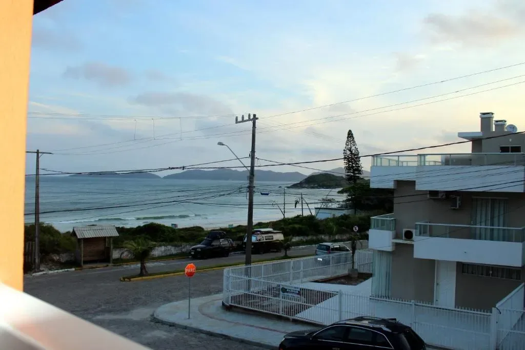 Praia de Quatro Ilhas a 50 metros do mar, Bombinhas, na Avenida Ilha do Arvoredo 40 Apto em Bombinhas/SC — foto 23