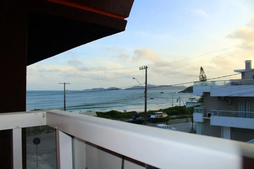 Praia de Quatro Ilhas a 50 metros do mar, Bombinhas, na Avenida Ilha do Arvoredo 40 Apto em Bombinhas/SC — foto 42