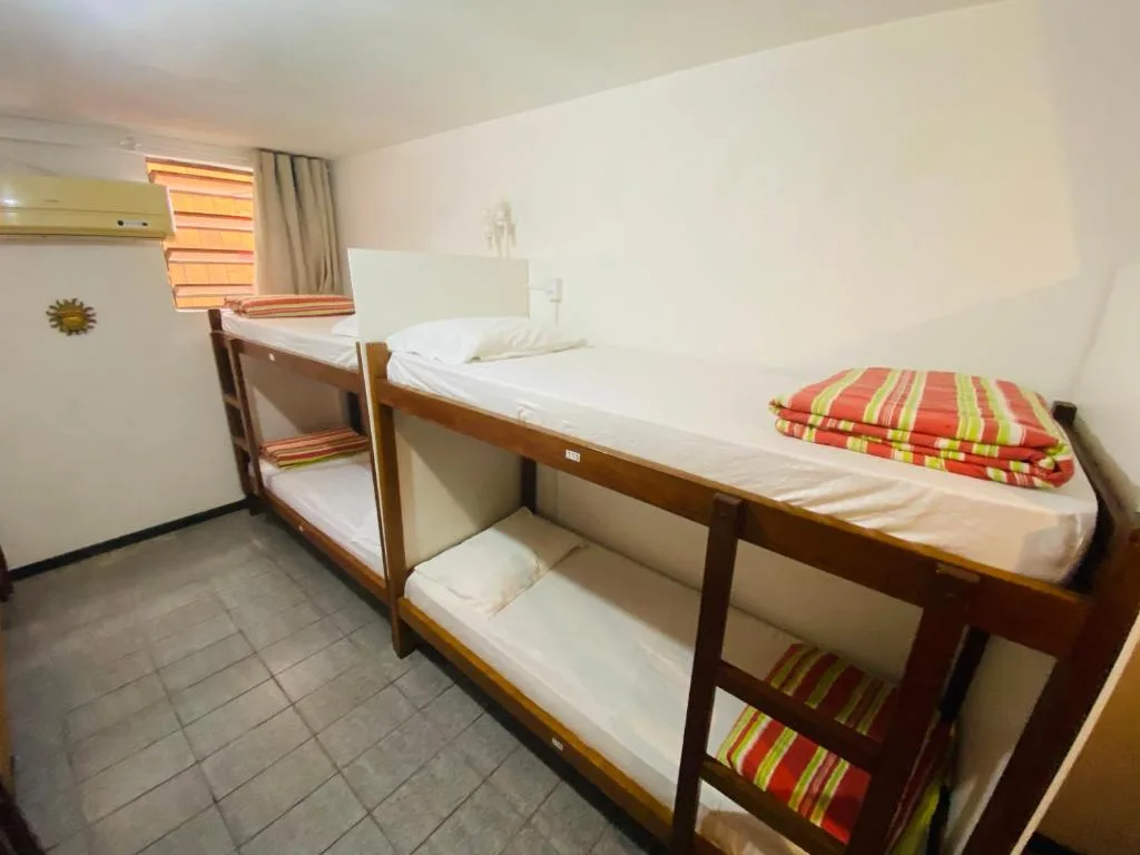 Quatro Ilhas Beach Hostel, Bombinhas, na 107 Rua Ilha Deserta em Bombinhas/SC — foto 10