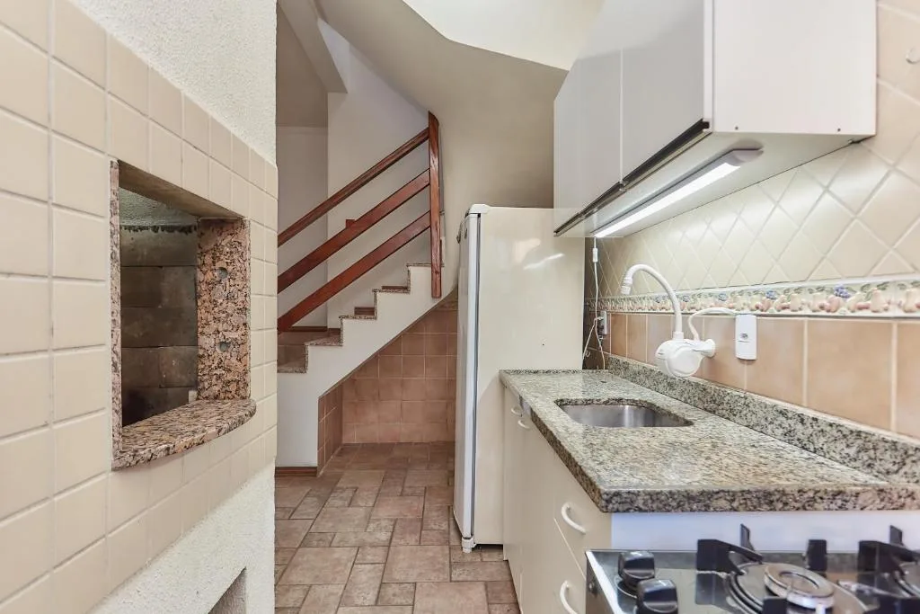 471 Apartamento sobrado com 02 suítes e piscina na área comum, Bombinhas, na 78 Rua Carpa Apto 04 Residencial Costa Esmeralda em Bombinhas/SC — foto 13