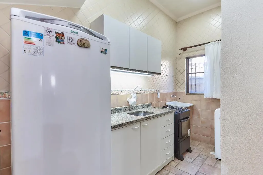471 Apartamento sobrado com 02 suítes e piscina na área comum, Bombinhas, na 78 Rua Carpa Apto 04 Residencial Costa Esmeralda em Bombinhas/SC — foto 14