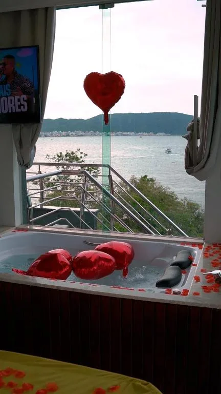 Pousada Mirante do César, Bombinhas, na Rua das garoupas, 805 Rua das garoupas em Bombinhas/SC