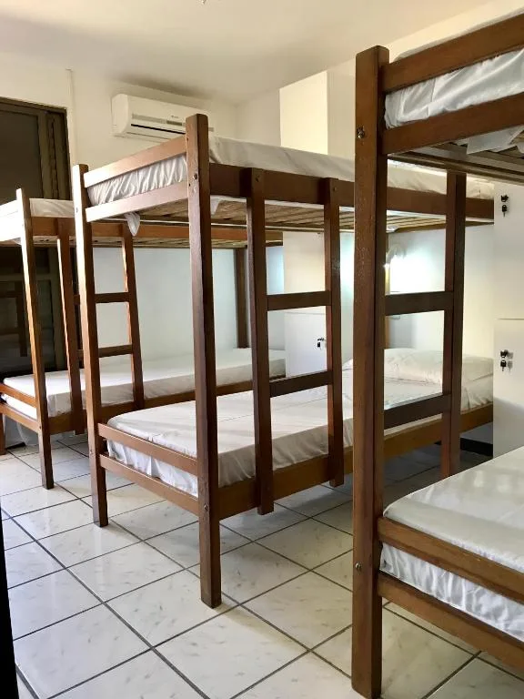 Quatro Ilhas Beach Hostel, Bombinhas, na 107 Rua Ilha Deserta em Bombinhas/SC — foto 19