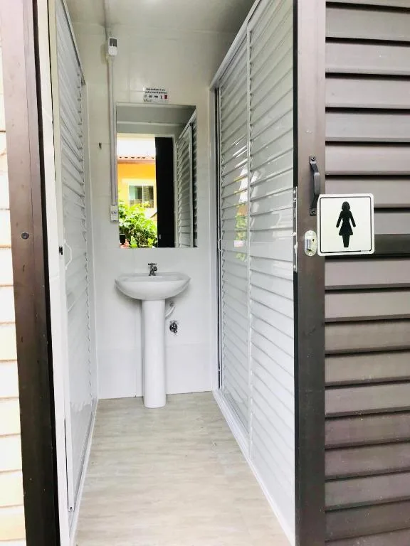 Quatro Ilhas Beach Hostel, Bombinhas, na 107 Rua Ilha Deserta em Bombinhas/SC — foto 24