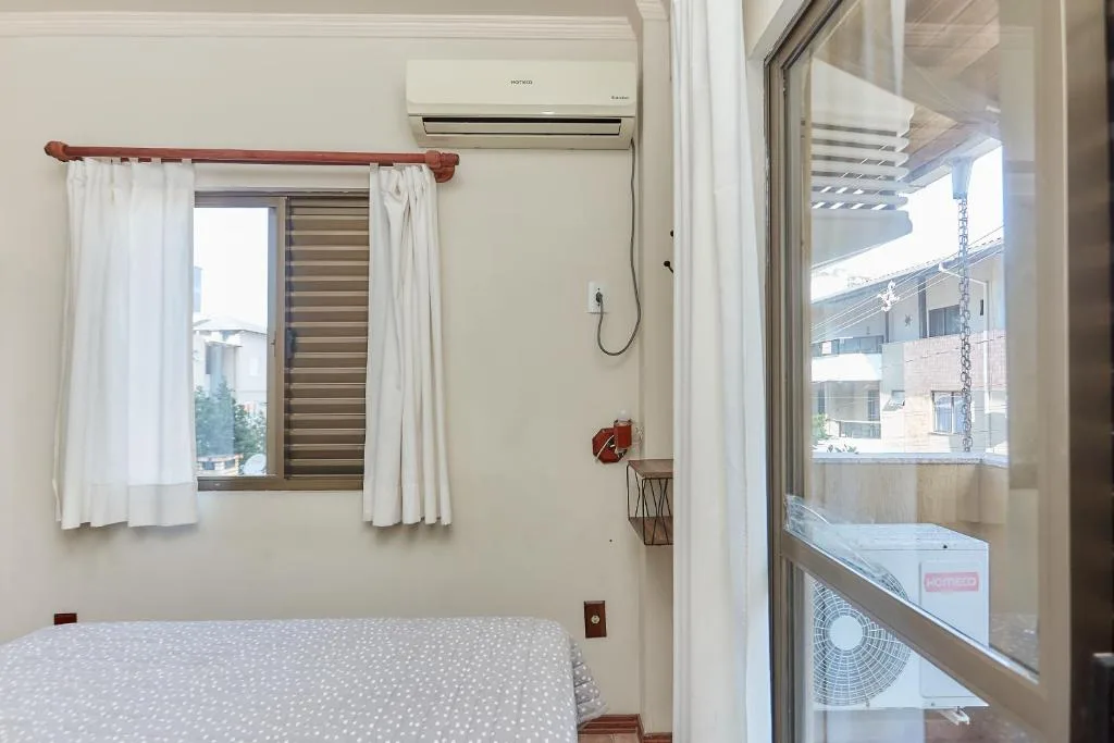 471 Apartamento sobrado com 02 suítes e piscina na área comum, Bombinhas, na 78 Rua Carpa Apto 04 Residencial Costa Esmeralda em Bombinhas/SC — foto 24