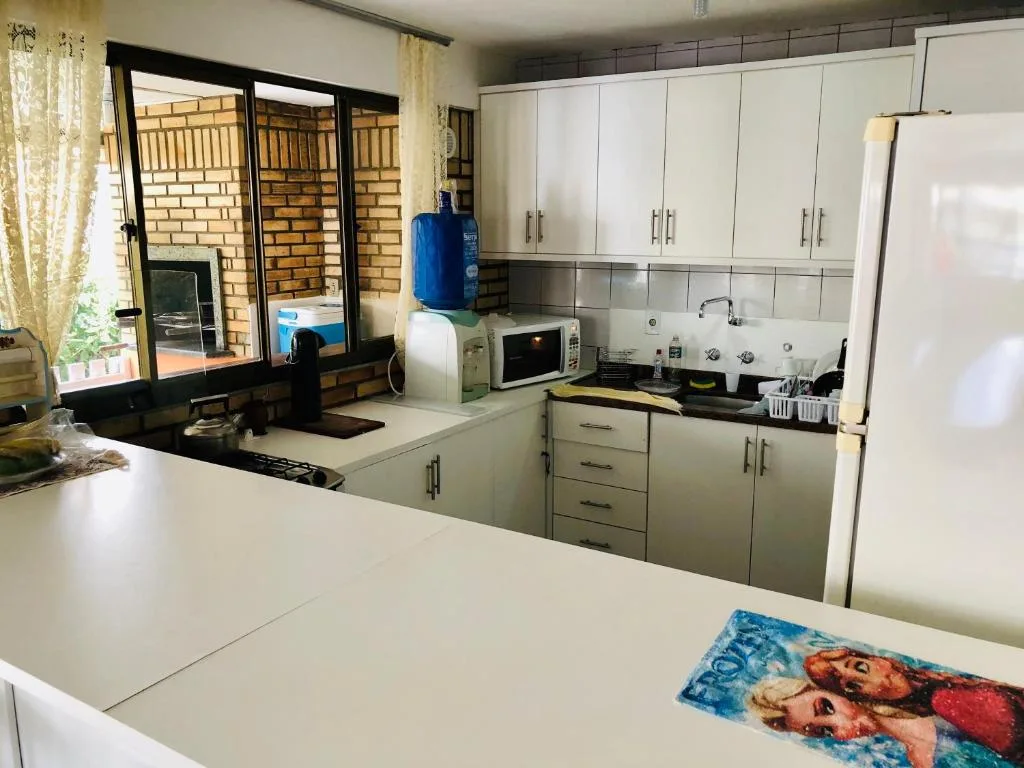 Quatro Ilhas Beach Hostel, Bombinhas, na 107 Rua Ilha Deserta em Bombinhas/SC — foto 32
