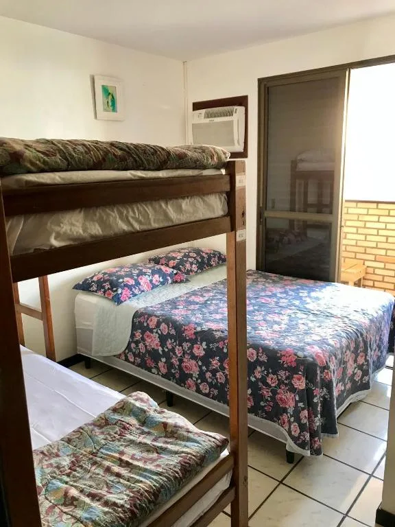 Quatro Ilhas Beach Hostel, Bombinhas, na 107 Rua Ilha Deserta em Bombinhas/SC — foto 35