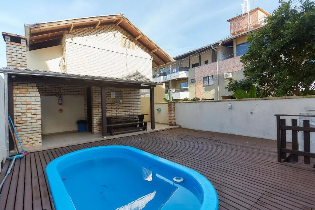 471 Apartamento sobrado com 02 suítes e piscina na área comum, Bombinhas, na 78 Rua Carpa Apto 04 Residencial Costa Esmeralda em Bombinhas/SC — foto 41