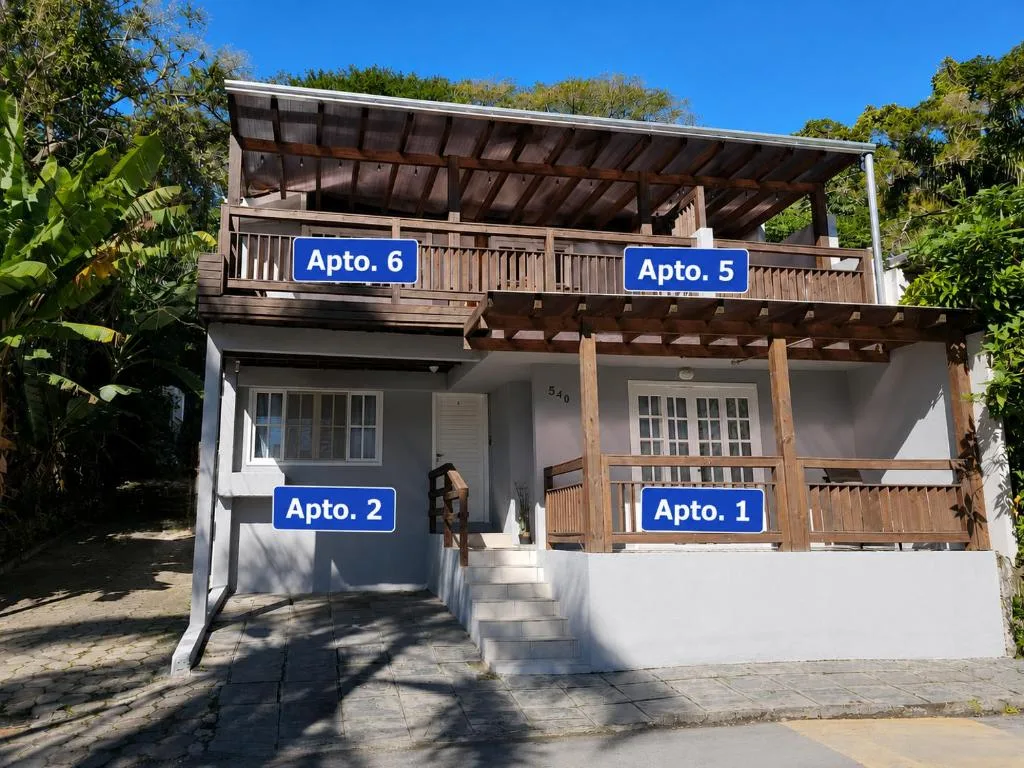 Apartamentos Lagoinha, Bombinhas, na Rua Garoupas em Bombinhas/SC
