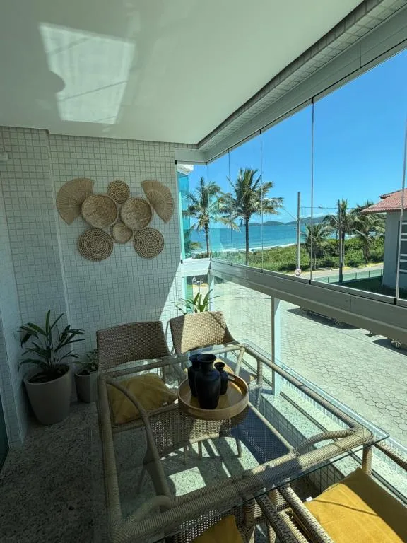4 ILHAS, 2 SUITES, 2 GARAGENS, Bombinhas, na Avenida Ilha do Arvoredo, Quatro Ilhas em Bombinhas/SC — foto 6