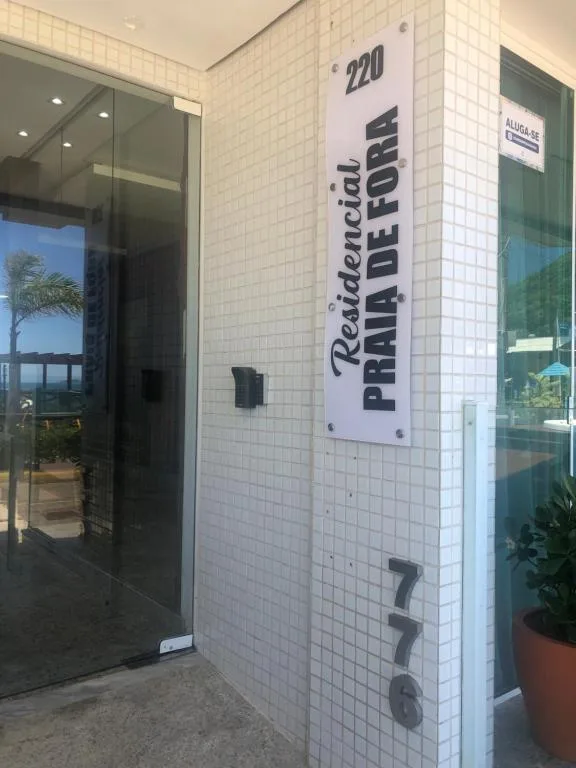 4 ILHAS, 2 SUITES, 2 GARAGENS, Bombinhas, na Avenida Ilha do Arvoredo, Quatro Ilhas em Bombinhas/SC — foto 39
