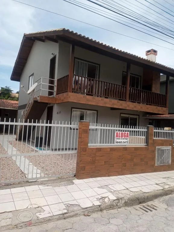 Aluguel casa Bombinhas, Bombinhas, na Rua Salmão Casa em Bombinhas/SC