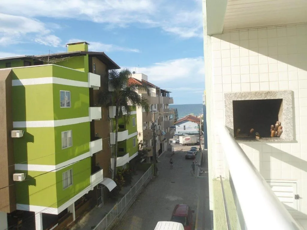 Edificio Raio de Luz, Bombinhas, na Rua Bico de Lacre Edificio Raio de Luz em Bombinhas/SC — foto 9